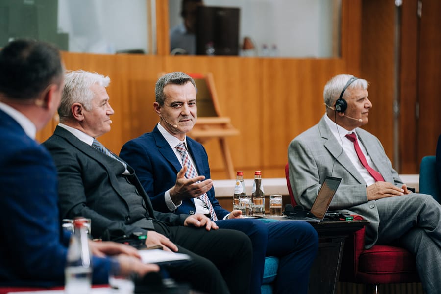 V.Velickovic May17 - 230